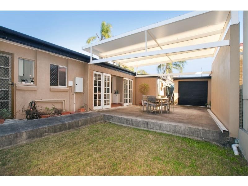 4 Anderson Street, Scarborough QLD 4020