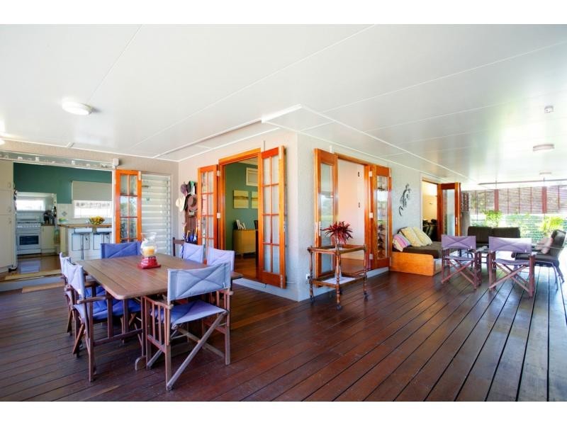 1 Davis Street, Redcliffe QLD 4020