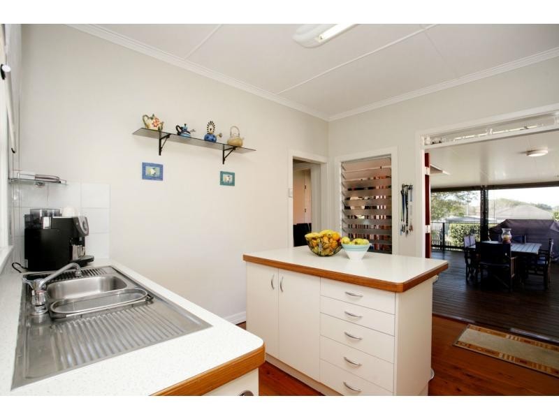 1 Davis Street, Redcliffe QLD 4020