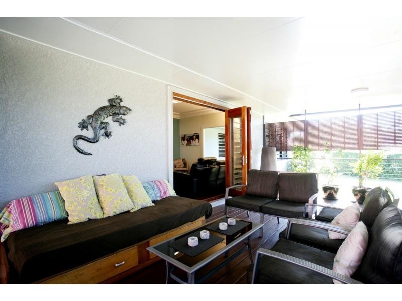 1 Davis Street, Redcliffe QLD 4020