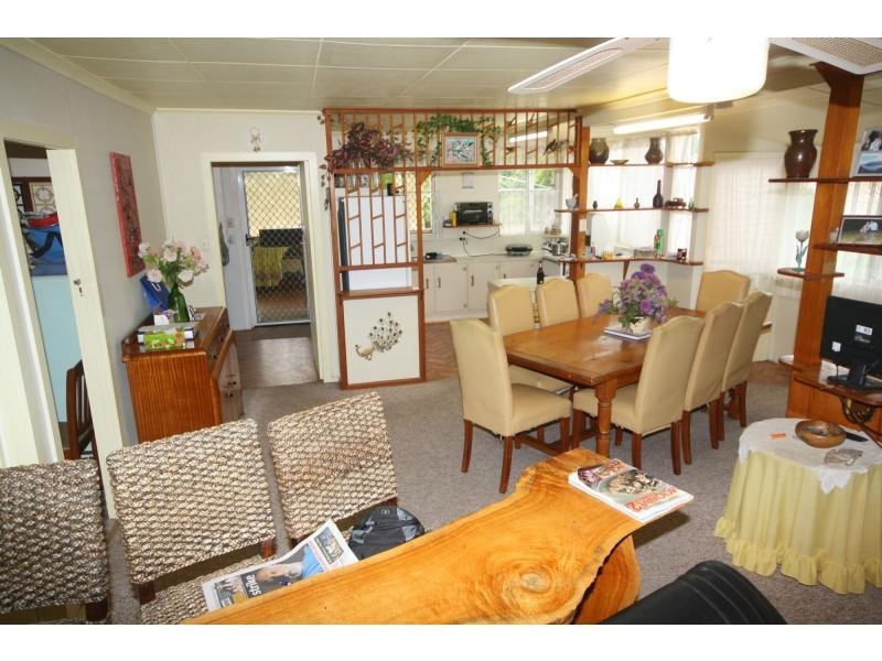 00037 Fernlea Avenue, Scarborough QLD 4020