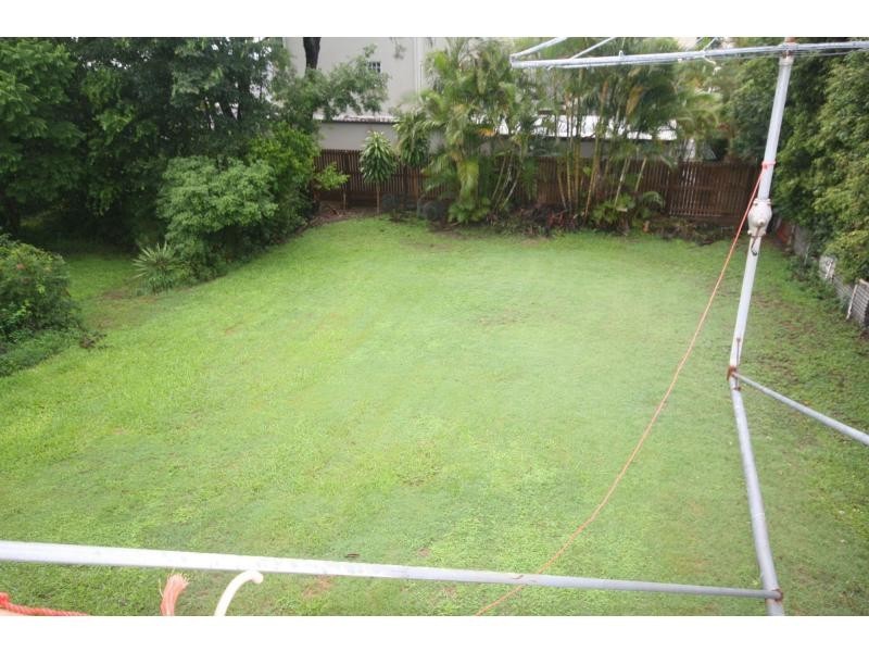 00037 Fernlea Avenue, Scarborough QLD 4020