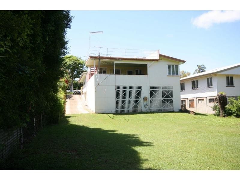 00037 Fernlea Avenue, Scarborough QLD 4020