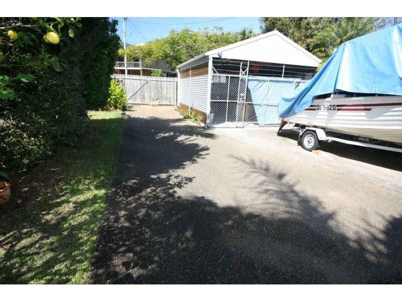 25 Thurecht Parade, Scarborough QLD 4020