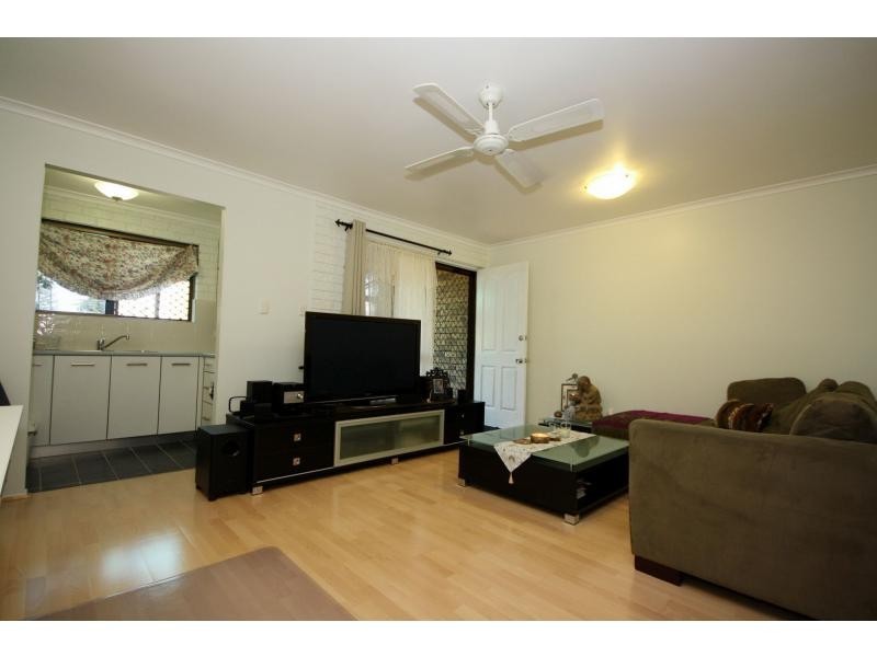 4/1 ROCK STREET, Scarborough QLD 4020