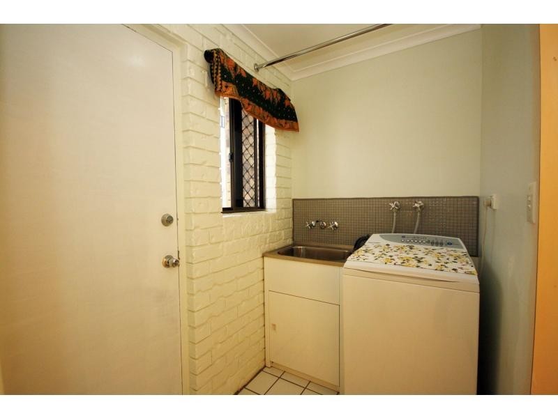 4/1 ROCK STREET, Scarborough QLD 4020