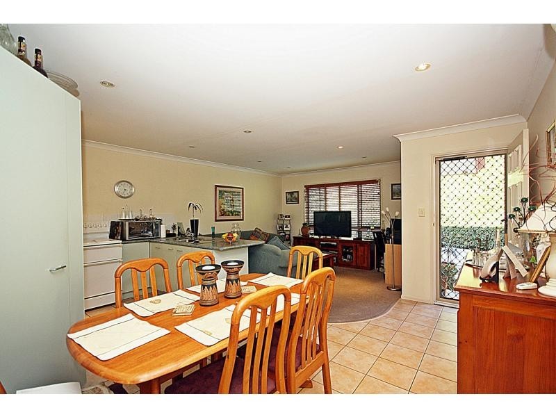 Unit 2/5 Belvedere Street, Clontarf QLD 4019