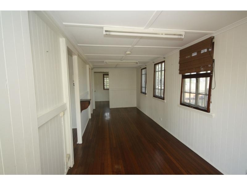 2 Griffith Road, Scarborough QLD 4020