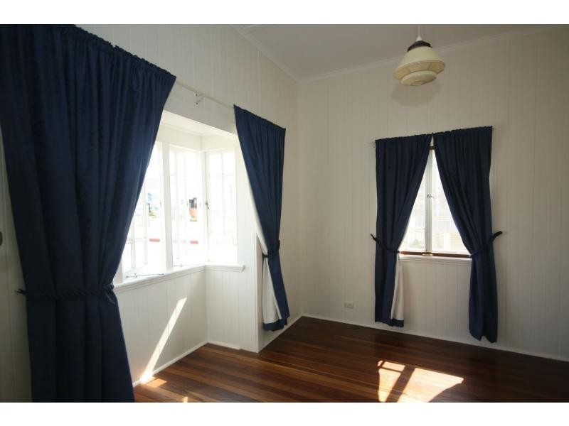 2 Griffith Road, Scarborough QLD 4020