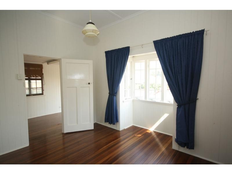 2 Griffith Road, Scarborough QLD 4020