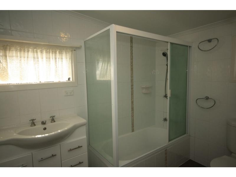 2 Griffith Road, Scarborough QLD 4020