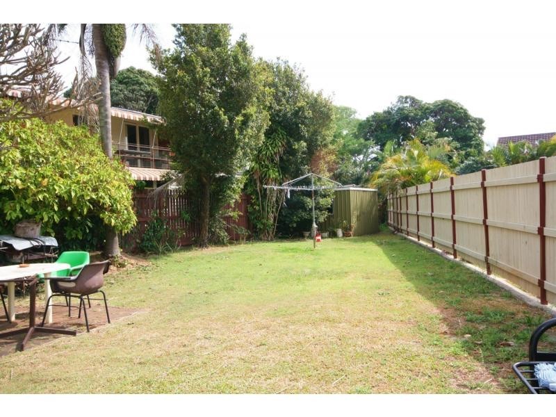 2 Griffith Road, Scarborough QLD 4020