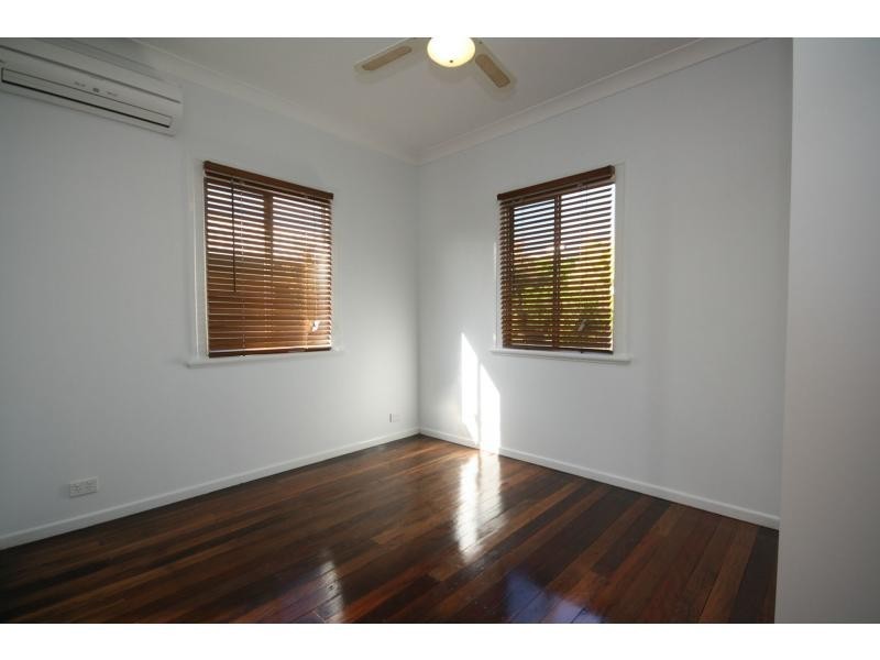 49a Griffith Road, Scarborough QLD 4020