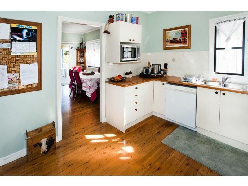 32 Tilley Street, Redcliffe QLD 4020