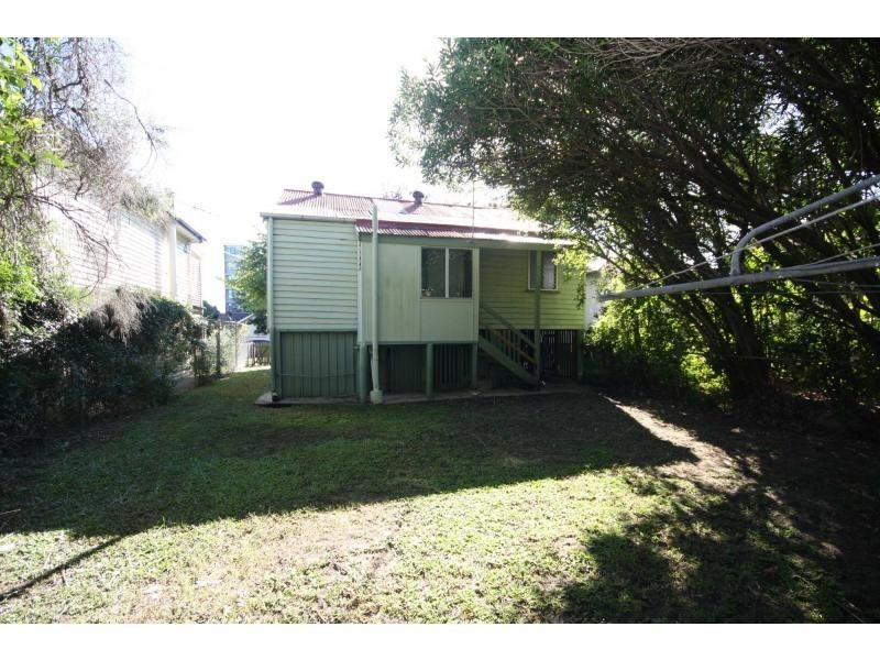 21 Louis Street, Redcliffe QLD 4020