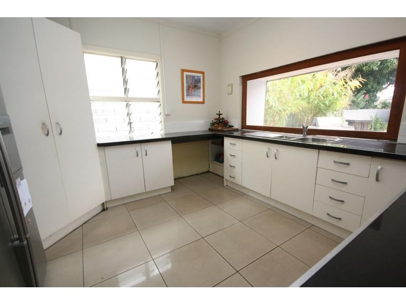 60 Bell Street, Woody Point QLD 4019