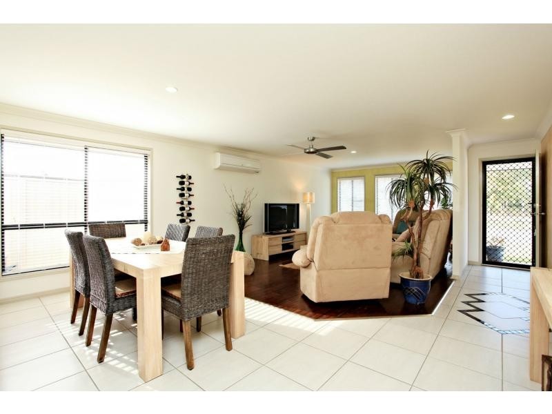 2/25 Stamp Street, Deception Bay QLD 4508