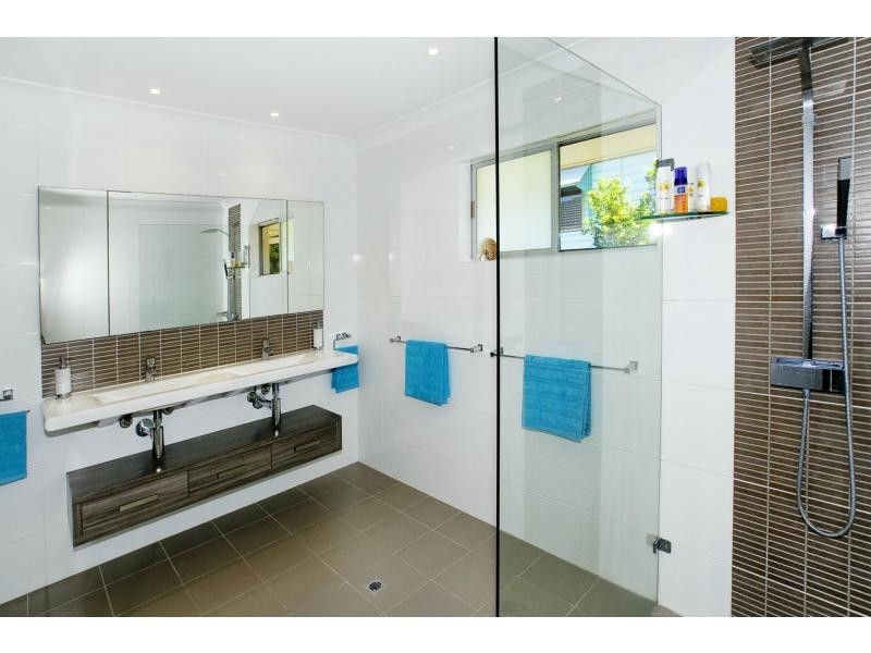 2 Arthur Street, Woody Point QLD 4019