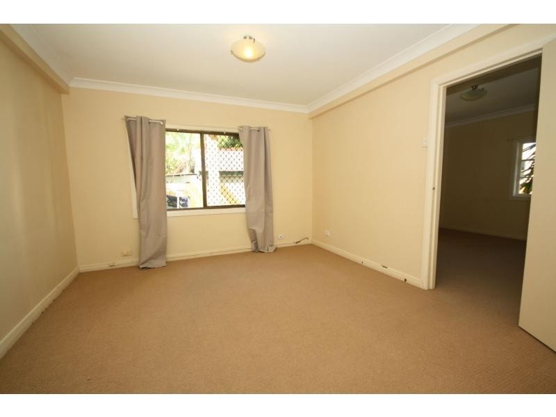 2/36 Langdon Avenue, Margate QLD 4019