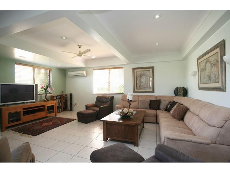 78 King Street, Woody Point QLD 4019