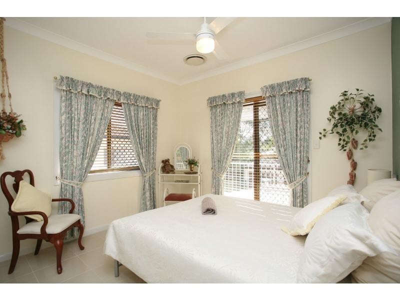 78 King Street, Woody Point QLD 4019