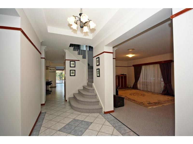 1 Mariner Court, Newport QLD 4020