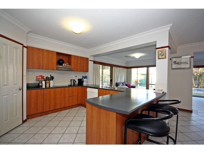 1 Mariner Court, Newport QLD 4020