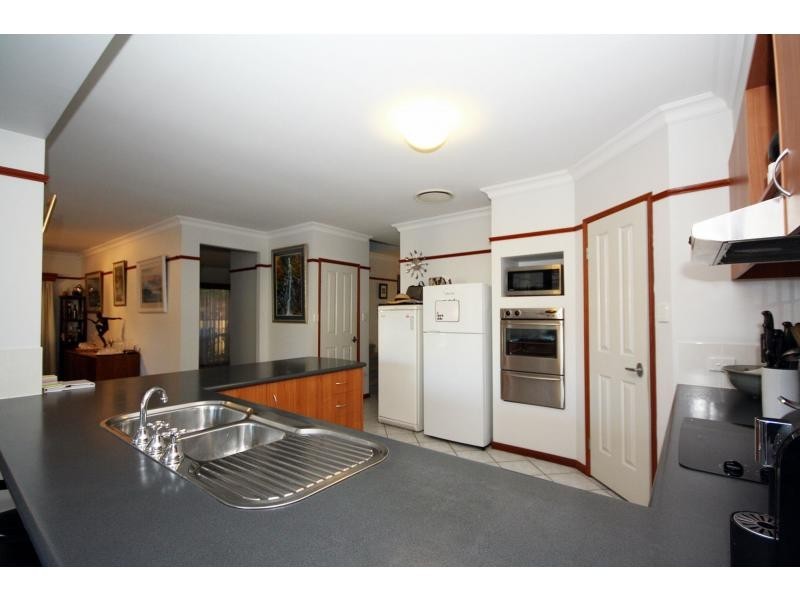 1 Mariner Court, Newport QLD 4020