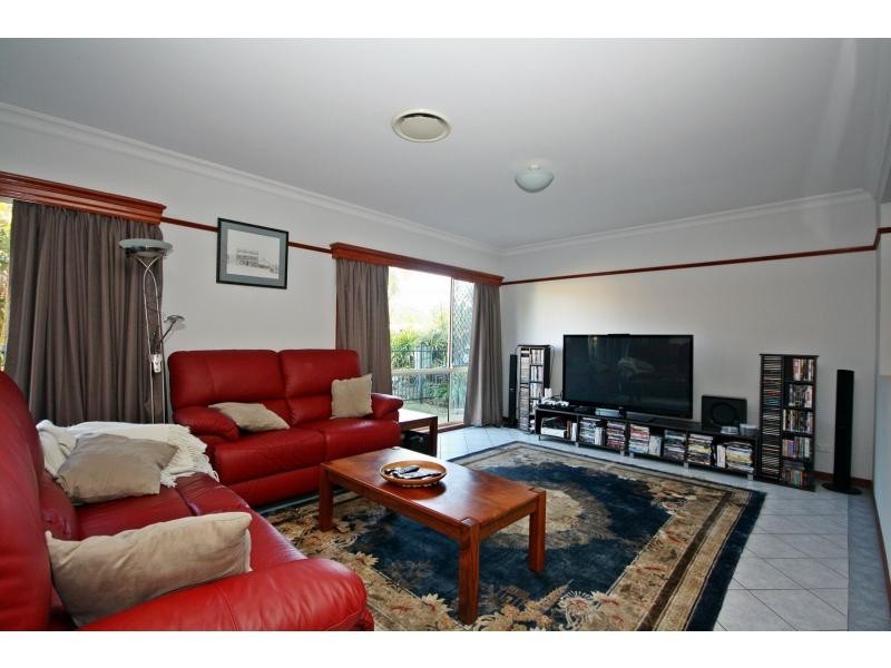 1 Mariner Court, Newport QLD 4020