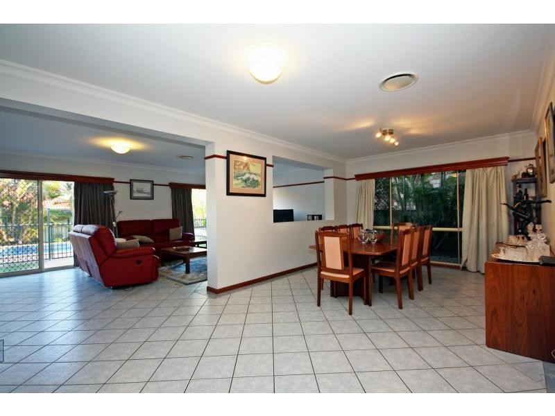 1 Mariner Court, Newport QLD 4020