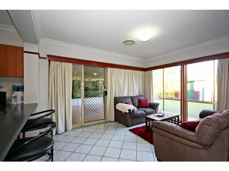 1 Mariner Court, Newport QLD 4020