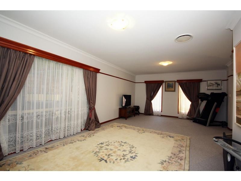 1 Mariner Court, Newport QLD 4020