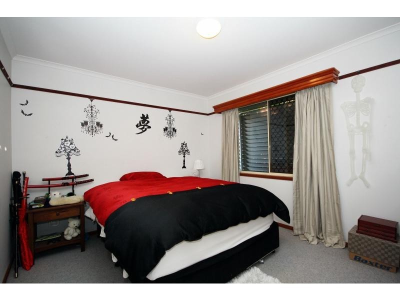 1 Mariner Court, Newport QLD 4020