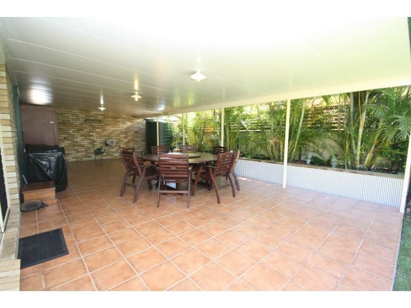 1 Mariner Court, Newport QLD 4020