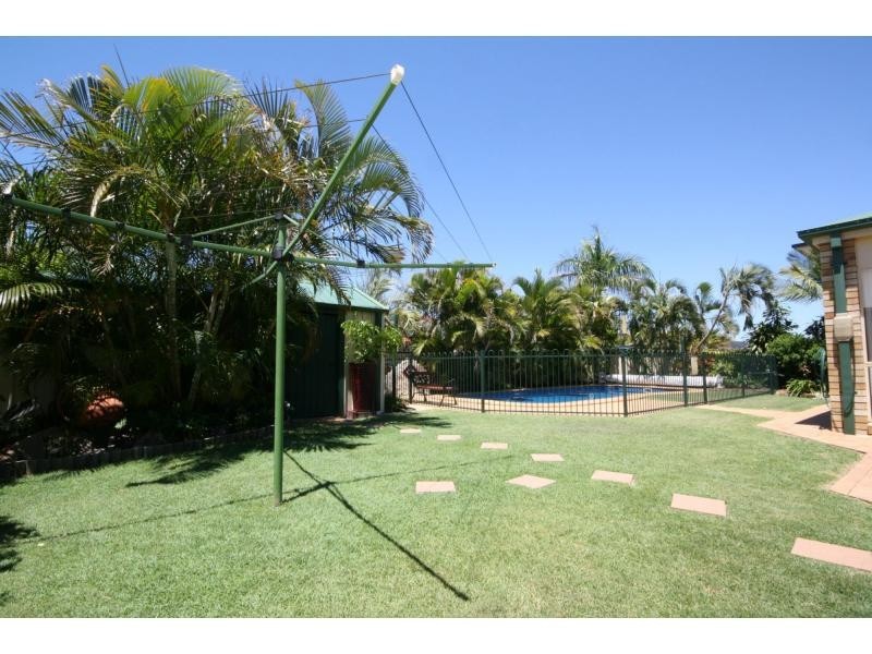 1 Mariner Court, Newport QLD 4020