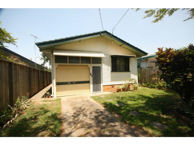 35 Dunbar Street, Margate QLD 4019