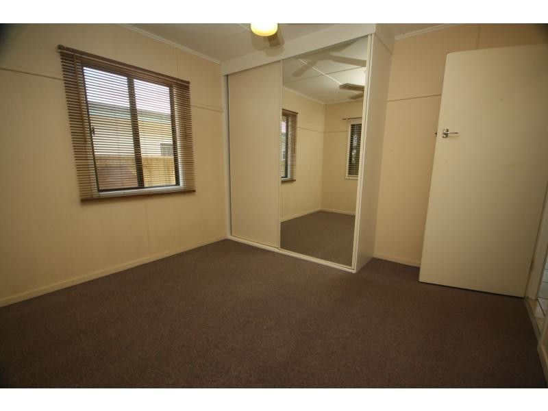 35 Dunbar Street, Margate QLD 4019
