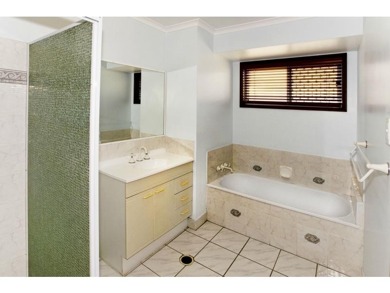 11 Kareela Court, Kippa-ring QLD 4021