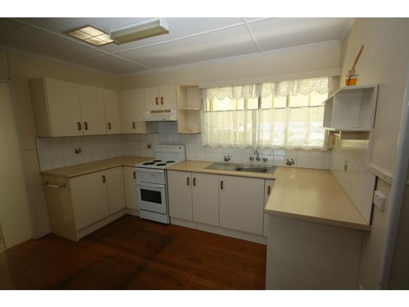 123 Prince Edward Parade North, Scarborough QLD 4020