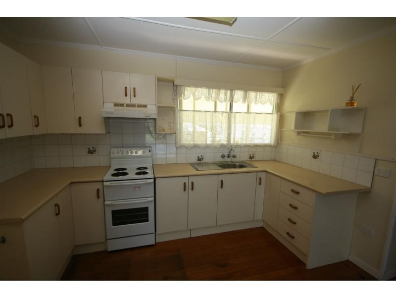 123 Prince Edward Parade North, Scarborough QLD 4020