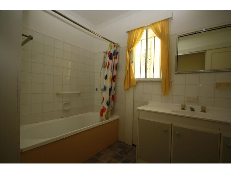 123 Prince Edward Parade North, Scarborough QLD 4020