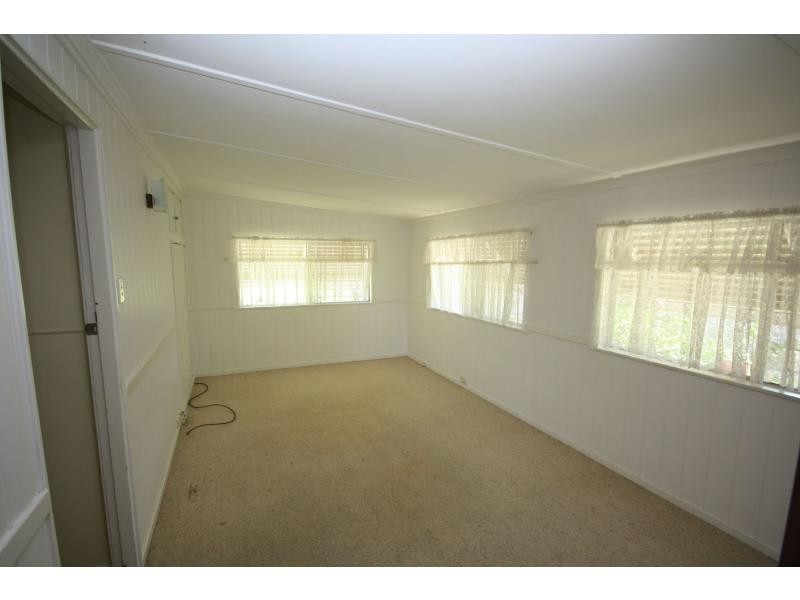 123 Prince Edward Parade North, Scarborough QLD 4020