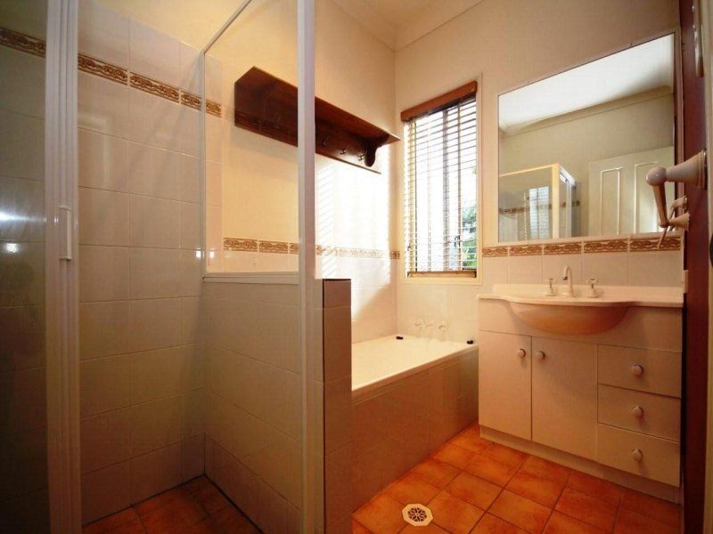 143 Main Avenue, Wavell Heights QLD 4012