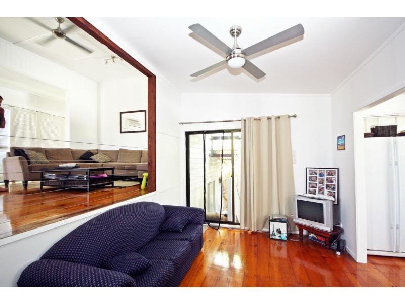 4 Macdonnell Road, Margate QLD 4019