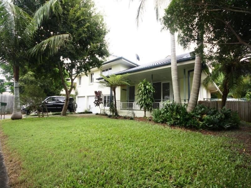 9 North Quay Street, Scarborough QLD 4020