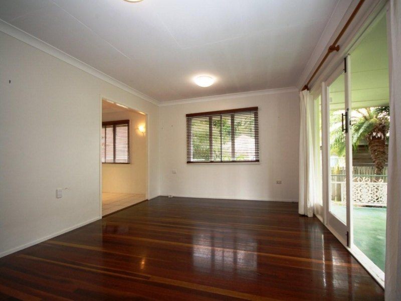 9 North Quay Street, Scarborough QLD 4020