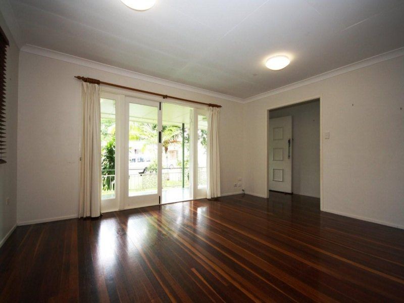 9 North Quay Street, Scarborough QLD 4020