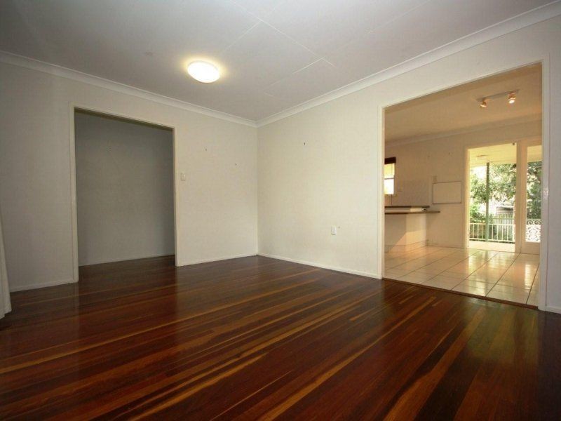 9 North Quay Street, Scarborough QLD 4020