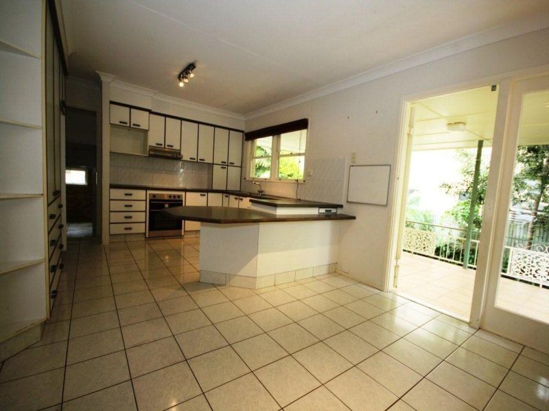9 North Quay Street, Scarborough QLD 4020