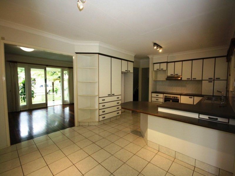 9 North Quay Street, Scarborough QLD 4020